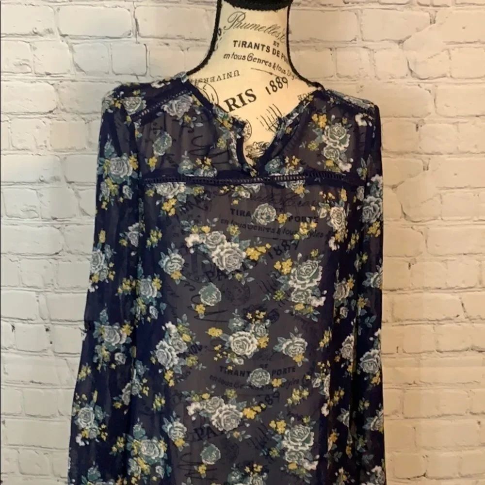 Mossimo/ blouse / size Small - Picture 2 of 7